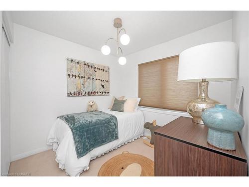 81-6020 Derry Road, Milton, ON - Indoor Photo Showing Bedroom