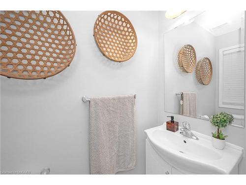 81-6020 Derry Road, Milton, ON - Indoor Photo Showing Bathroom