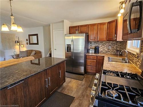 25 Pembroke Street, Hamilton, ON - Indoor Photo Showing Kitchen With Double Sink