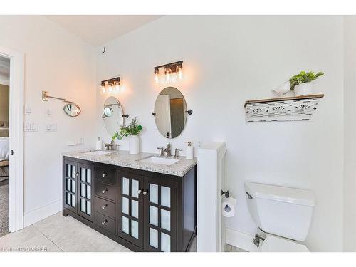 2115 Cunningham Court, Milton, ON - Indoor Photo Showing Bathroom