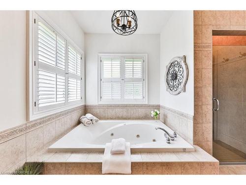 2115 Cunningham Court, Milton, ON - Indoor Photo Showing Bathroom