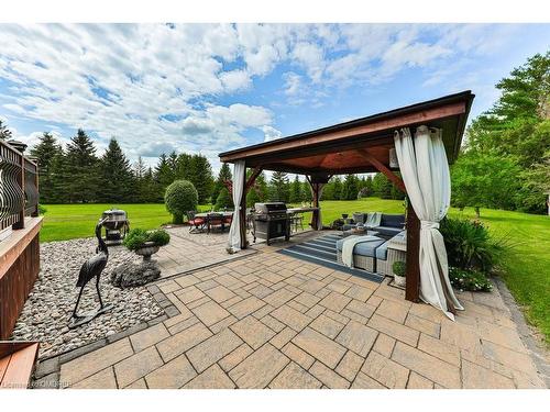 2115 Cunningham Court, Milton, ON - Outdoor