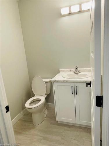 198 Hooper Street, St. Marys, ON - Indoor Photo Showing Bathroom