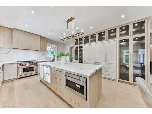 1312 Duncan Road, Oakville, ON - Indoor Photo Showing Kitchen With Upgraded Kitchen