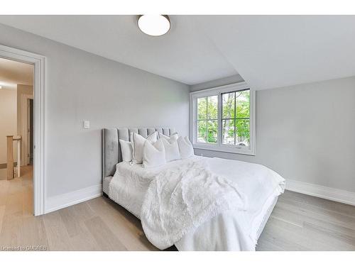 1312 Duncan Road, Oakville, ON - Indoor Photo Showing Bedroom