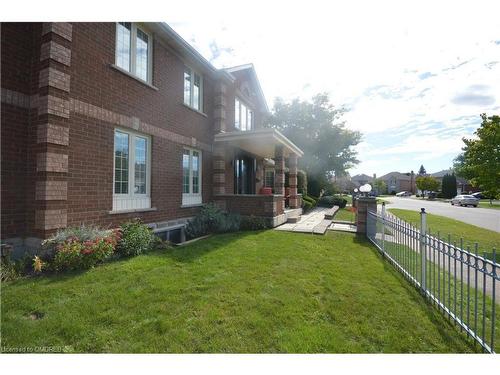 1 Lone Oak Avenue, Brampton, ON 