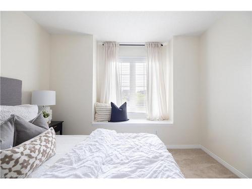 2423 Postmaster Drive, Oakville, ON - Indoor Photo Showing Bedroom