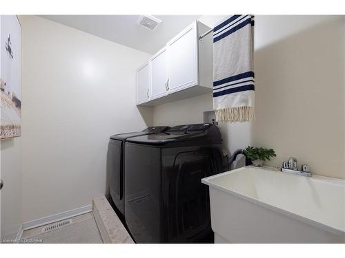 2423 Postmaster Drive, Oakville, ON - Indoor Photo Showing Laundry Room