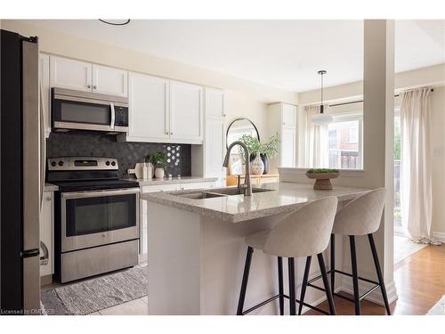 2423 Postmaster Drive, Oakville, ON - Indoor Photo Showing Kitchen With Double Sink With Upgraded Kitchen