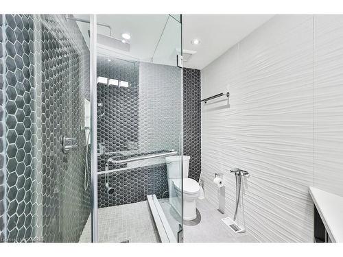 150 Indian Valley Trail, Mississauga, ON - Indoor Photo Showing Bathroom