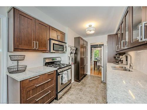 1251 Hedgestone Crescent, Oakville, ON 