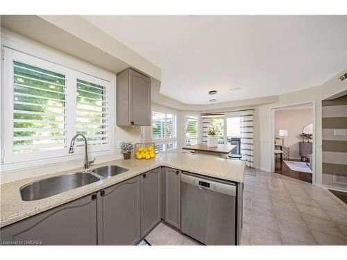 110 Pentland Road, Waterdown, ON - Indoor Photo Showing Kitchen With Double Sink