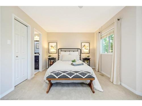 110 Pentland Road, Waterdown, ON - Indoor Photo Showing Bedroom