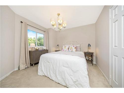 110 Pentland Road, Waterdown, ON - Indoor Photo Showing Bedroom