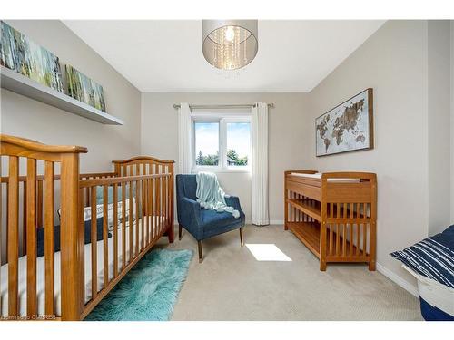 110 Pentland Road, Waterdown, ON - Indoor Photo Showing Bedroom