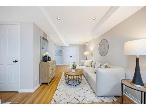 110 Pentland Road, Waterdown, ON - Indoor Photo Showing Living Room