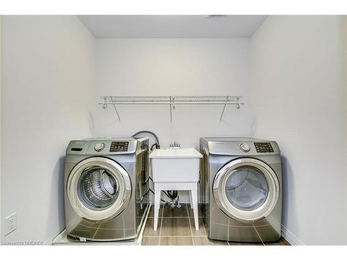 8 Shay Lane, Ancaster, ON - Indoor Photo Showing Laundry Room