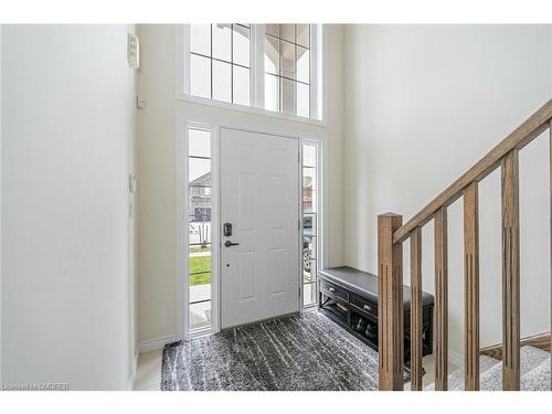 100 Festival Way, Binbrook, ON - Indoor Photo Showing Other Room