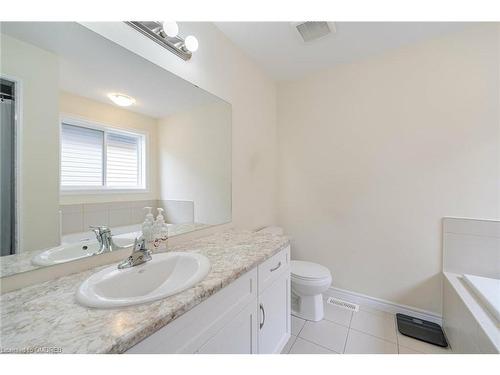 100 Festival Way, Binbrook, ON - Indoor Photo Showing Bathroom