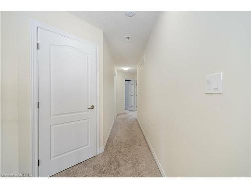 100 Festival Way, Binbrook, ON - Indoor Photo Showing Other Room