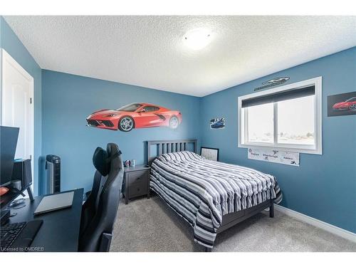 100 Festival Way, Binbrook, ON - Indoor Photo Showing Bedroom