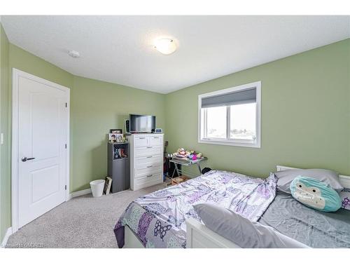 100 Festival Way, Binbrook, ON - Indoor Photo Showing Bedroom