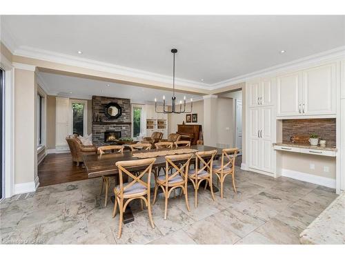 2057 Snow Crescent, Mississauga, ON - Indoor Photo Showing Dining Room