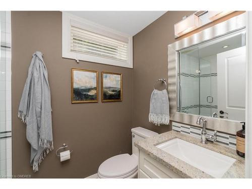 2057 Snow Crescent, Mississauga, ON - Indoor Photo Showing Bathroom