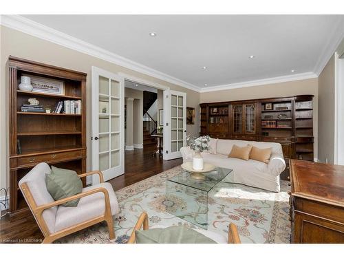 2057 Snow Crescent, Mississauga, ON - Indoor Photo Showing Living Room