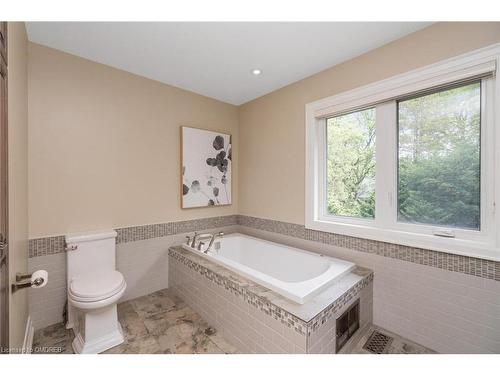 2057 Snow Crescent, Mississauga, ON - Indoor Photo Showing Bathroom