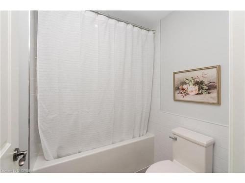 2057 Snow Crescent, Mississauga, ON - Indoor Photo Showing Bathroom