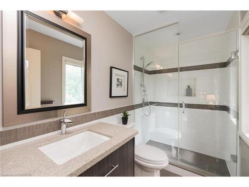 2057 Snow Crescent, Mississauga, ON - Indoor Photo Showing Bathroom