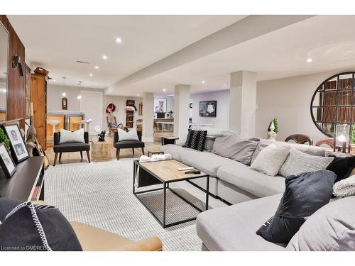 1483 The Links Drive, Oakville, ON - Indoor Photo Showing Living Room