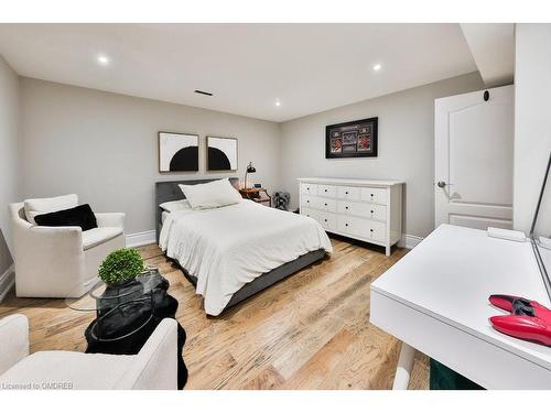 1483 The Links Drive, Oakville, ON - Indoor Photo Showing Bedroom