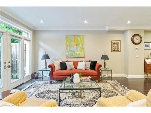 7-1199 Lorne Park Road, Mississauga, ON - Indoor Photo Showing Living Room