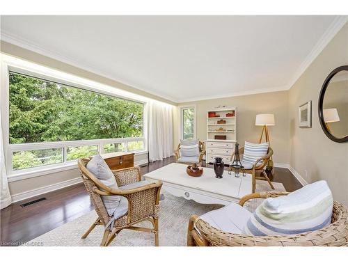 25 Caroline Street, Georgetown, ON - Indoor Photo Showing Living Room