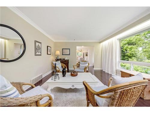 25 Caroline Street, Georgetown, ON - Indoor Photo Showing Living Room