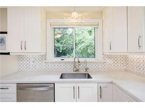 25 Caroline Street, Georgetown, ON - Indoor Photo Showing Kitchen