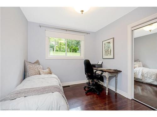 25 Caroline Street, Georgetown, ON - Indoor Photo Showing Bedroom