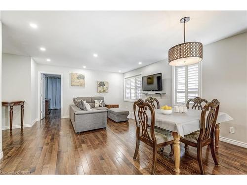 257 Wales Crescent, Oakville, ON - Indoor Photo Showing Dining Room