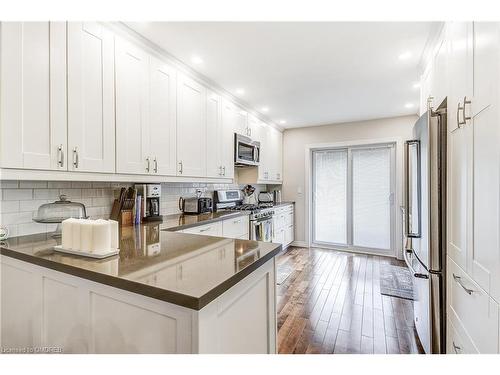 257 Wales Crescent, Oakville, ON - Indoor Photo Showing Kitchen