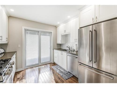 257 Wales Crescent, Oakville, ON - Indoor Photo Showing Kitchen With Stainless Steel Kitchen