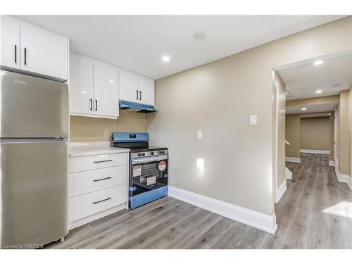 257 Wales Crescent, Oakville, ON - Indoor Photo Showing Kitchen