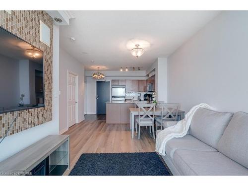 3003-3504 Hurontario Street, Mississauga, ON - Indoor Photo Showing Living Room