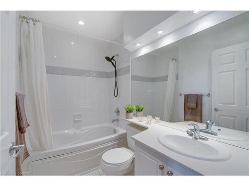 3003-3504 Hurontario Street, Mississauga, ON - Indoor Photo Showing Bathroom