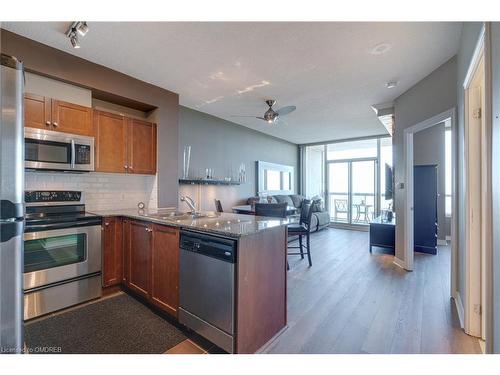 3003-3504 Hurontario Street, Mississauga, ON - Indoor Photo Showing Kitchen With Stainless Steel Kitchen