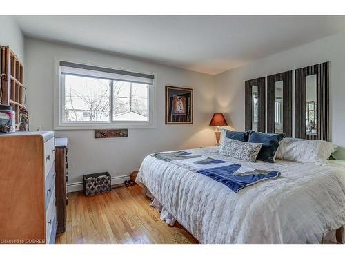 5273 Joel Avenue, Burlington, ON - Indoor Photo Showing Bedroom