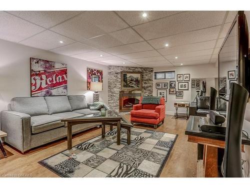 5273 Joel Avenue, Burlington, ON - Indoor Photo Showing Living Room