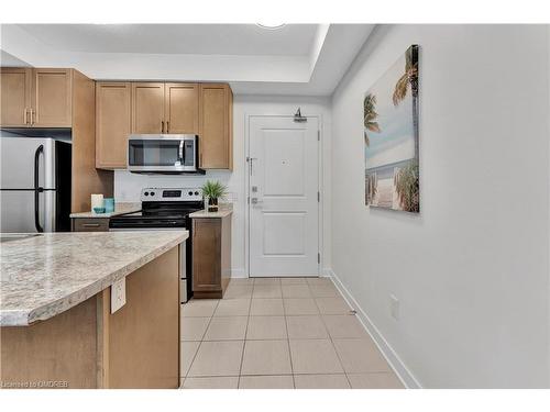 628-2490 Old Bronte Road, Oakville, ON - Indoor Photo Showing Kitchen With Stainless Steel Kitchen