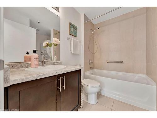 628-2490 Old Bronte Road, Oakville, ON - Indoor Photo Showing Bathroom